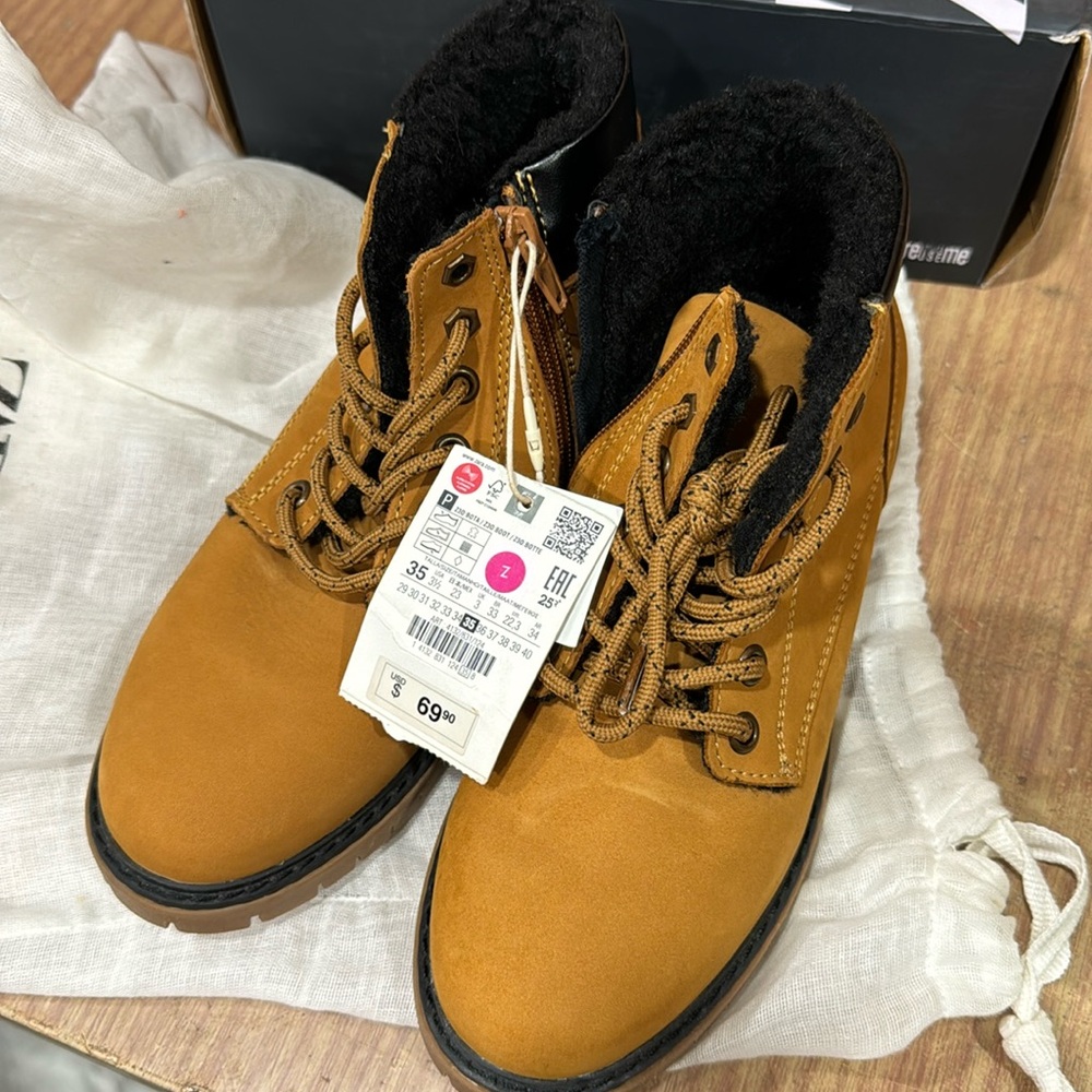 Zara boy boots shearling